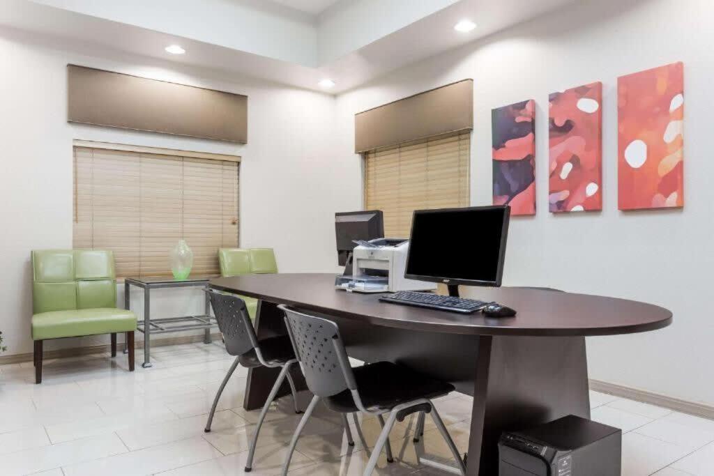 Chandler 1 Bedroom Apt Екстериор снимка
